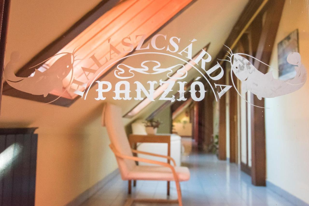 Halaszcsarda-Panzio Hotel Kormend Exterior photo